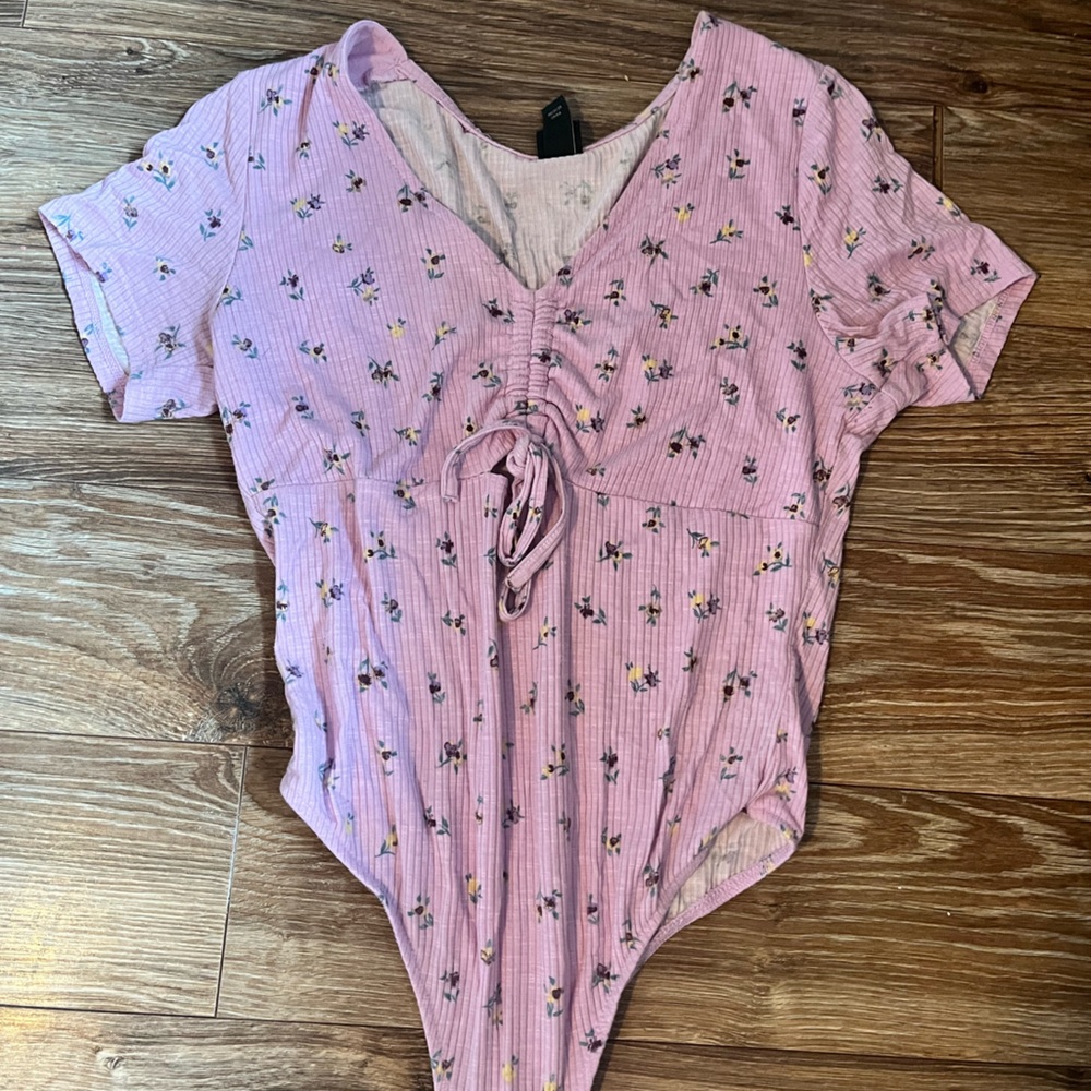 WILD FABLE PURPLE FLORAL BODYSUIT
